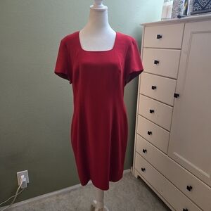 💝 2/$15 or 3/$18  Liz Claiborne Red Short Sleeved Midi Dress